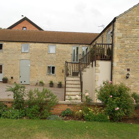 Willoughby Arms Hotel Little Bytham Exterior foto