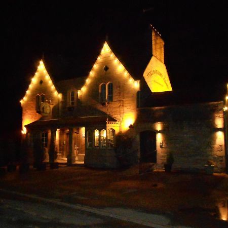 Willoughby Arms Hotel Little Bytham Exterior foto