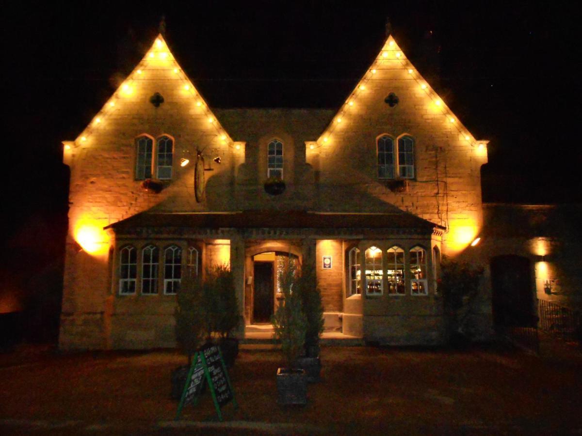Willoughby Arms Hotel Little Bytham Exterior foto