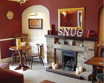 Willoughby Arms Hotel Little Bytham Exterior foto
